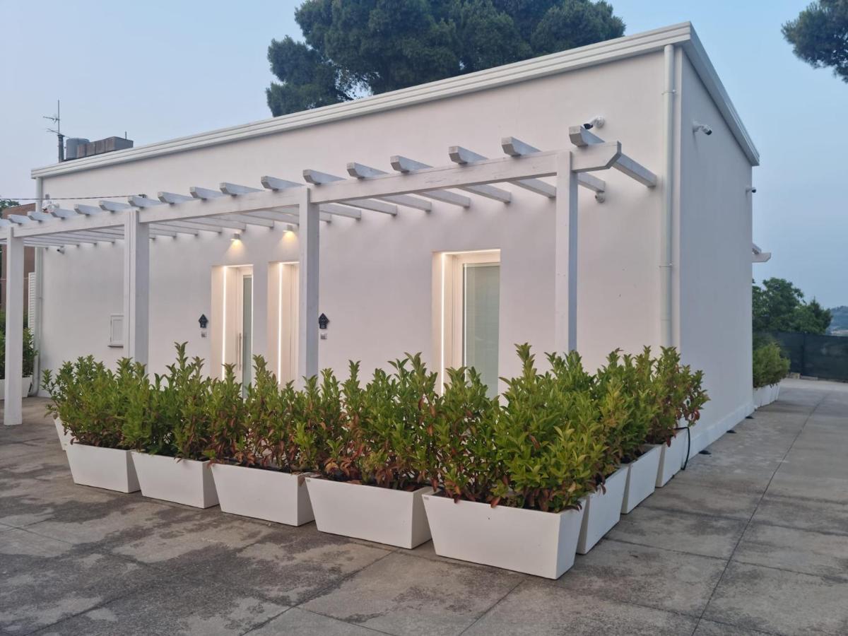 Lci Deluxe Rooms San Cataldo  Luaran gambar